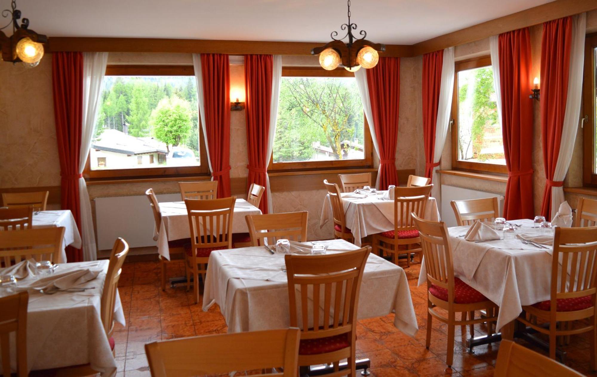 Hotel Stella Alpina Bellamonte Luaran gambar